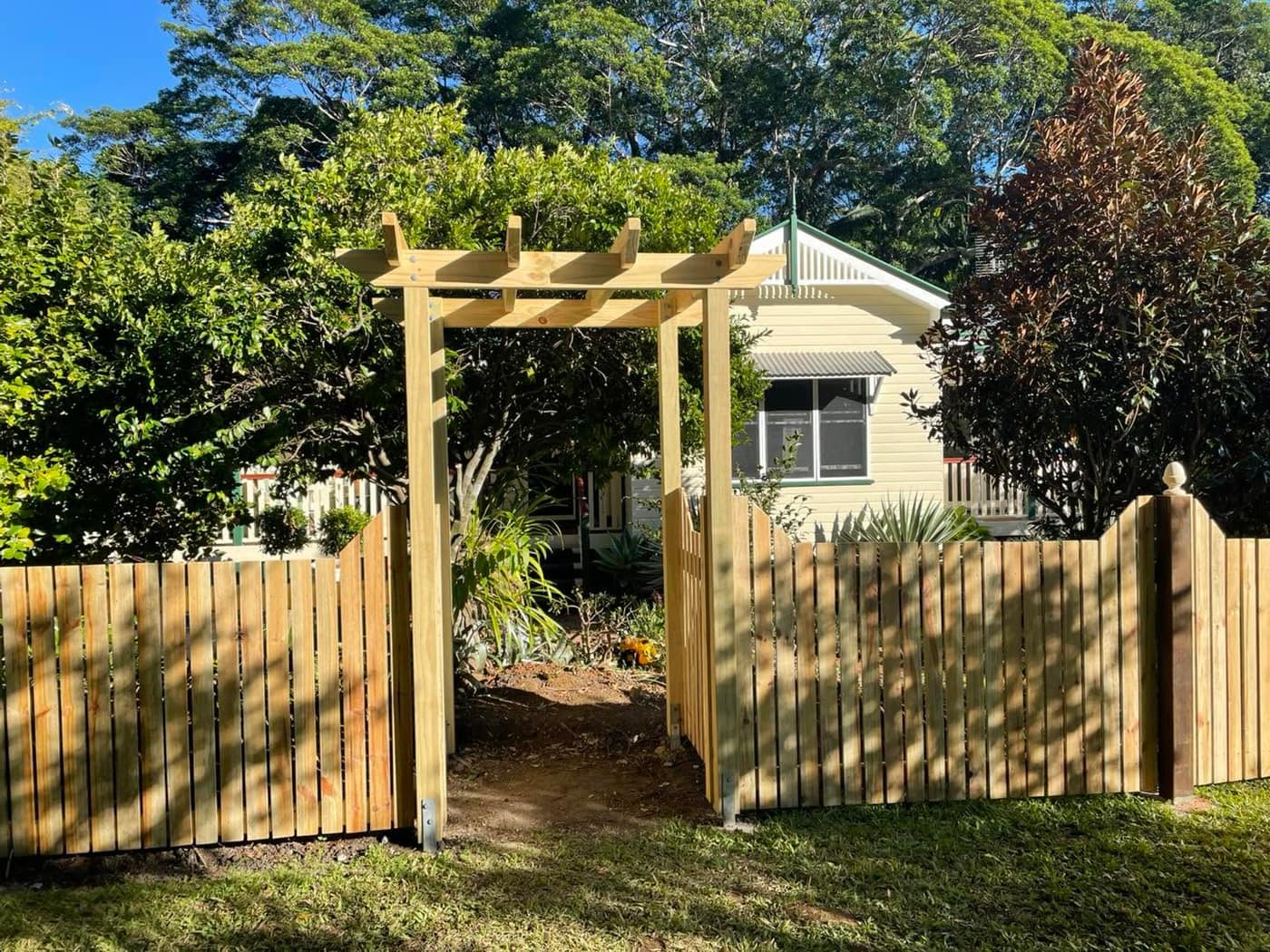 Picket Garden Entry